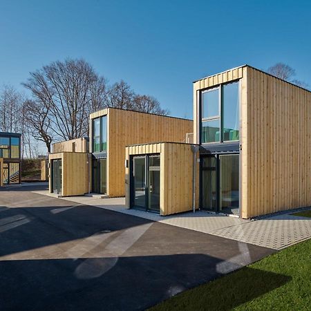 Modern Ausgebauter Ueberseecontainer Als Tiny House ヴェルトハイム エクステリア 写真